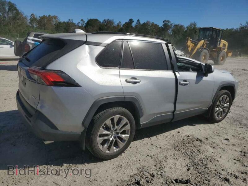 2019 Toyota RAV4 (VIN JTMC1RFVXKD007714) — фото 3 из 13