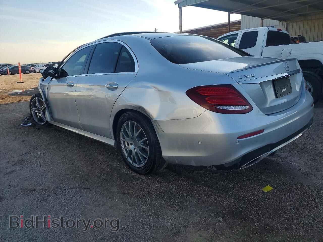 2019 MERCEDES-BENZ E-CLASS - VIN: WDDZF4JB4KA514577 - Фото 2