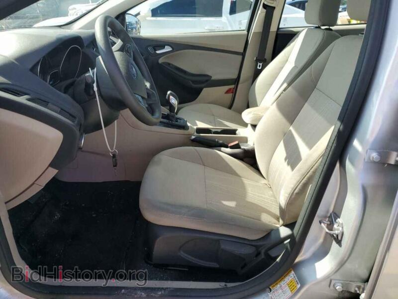 2017 Ford FOCUS (VIN 1FADP3F2XHL202223) — photo 7 of 12