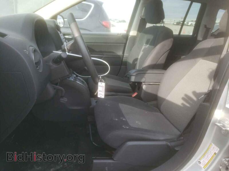 2012 Jeep COMPASS (VIN 1C4NJCBA0CD504183) — фото 7 из 12