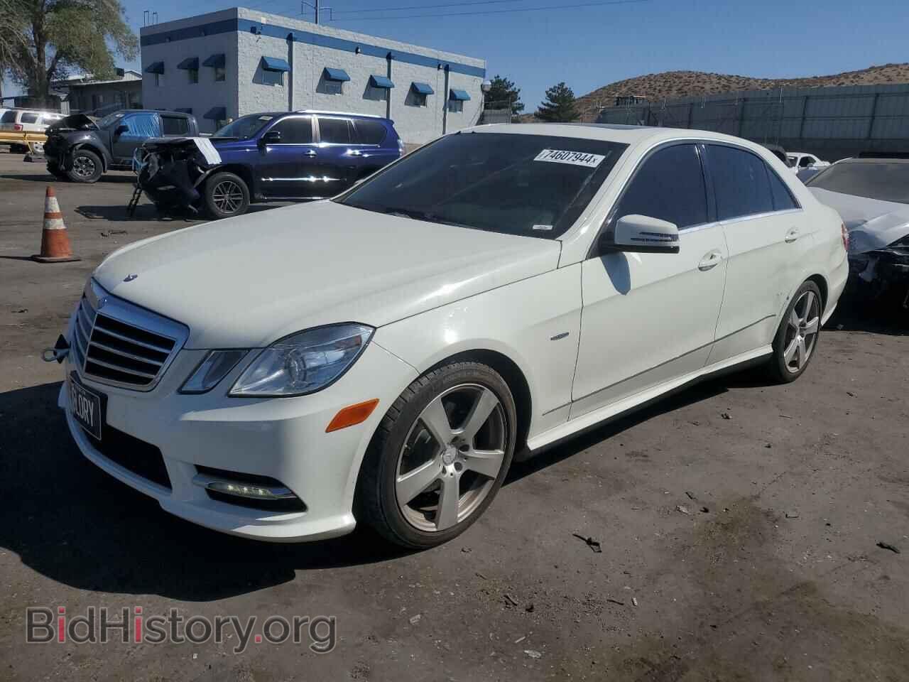 Photo WDDHF8JBXCA622979 - MERCEDES-BENZ E-CLASS 2012