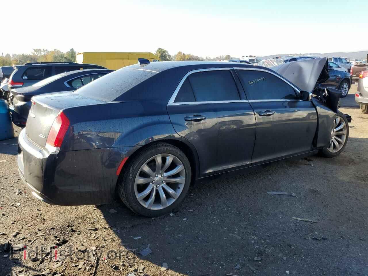 2019 CHRYSLER 300 - VIN: 2C3CCAAGXKH579605 - Фото 3