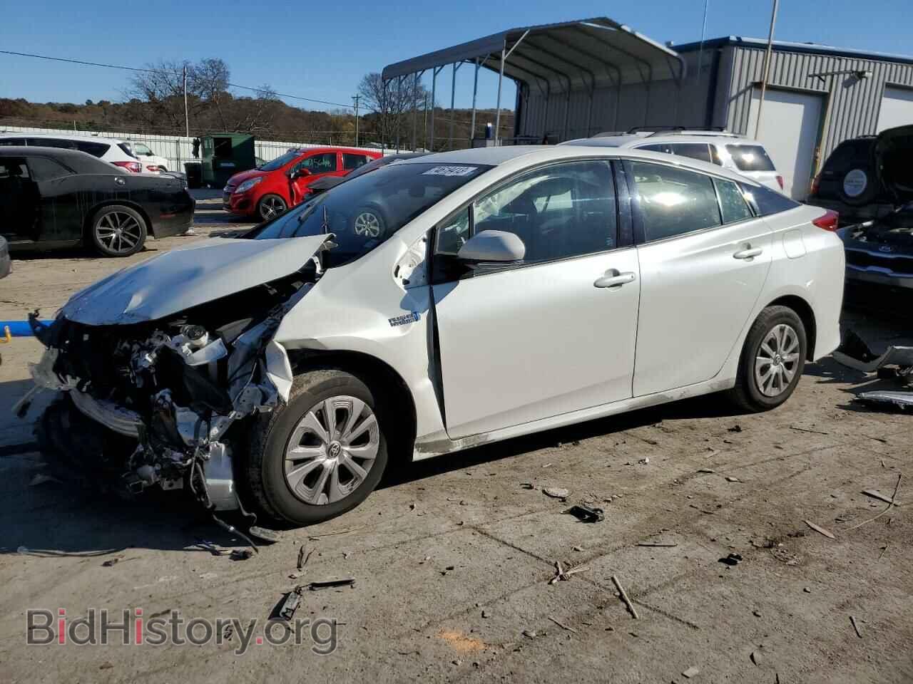 Фотография JTDKARFP6H3005437 - TOYOTA PRIUS 2017