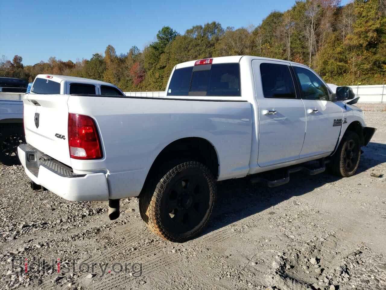 2016 RAM All Models - VIN: 3C6UR5DL8GG309625 - Фото 3
