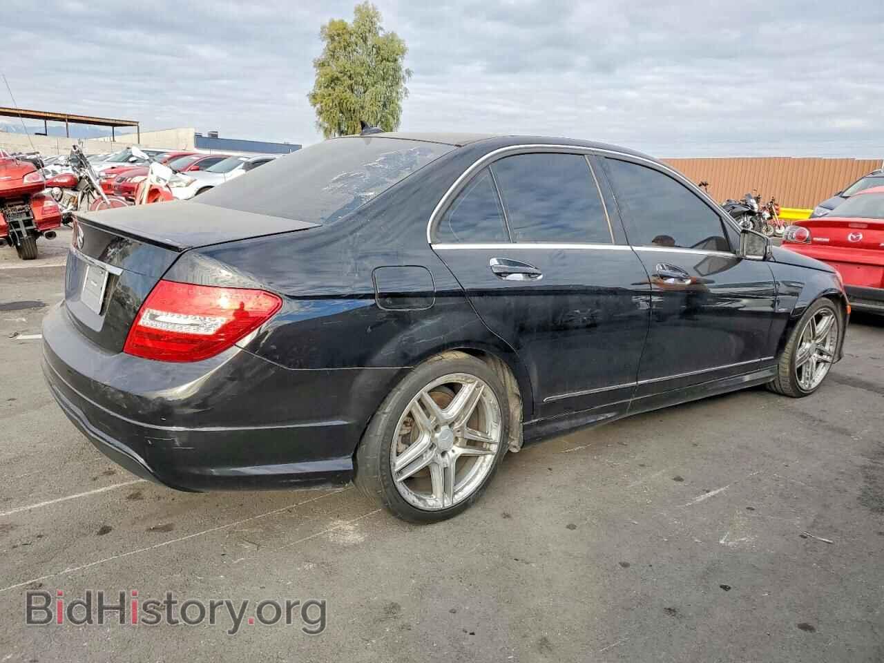 2012 MERCEDES-BENZ C-CLASS - VIN: WDDGF4HB7CA618933 - Фото 3