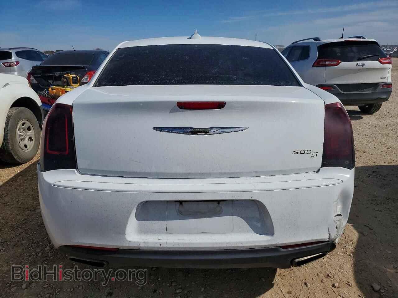 2019 CHRYSLER 300 - VIN: 2C3CCABG2KH533636 - Фото 6