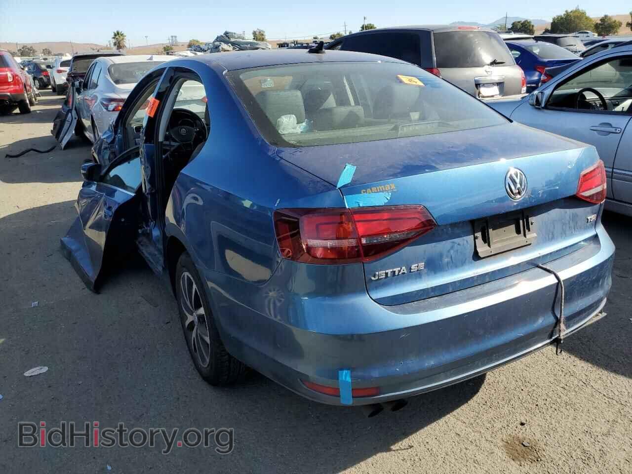 2017 VOLKSWAGEN JETTA - VIN: 3VWDB7AJ8HM411194 - Фото 2
