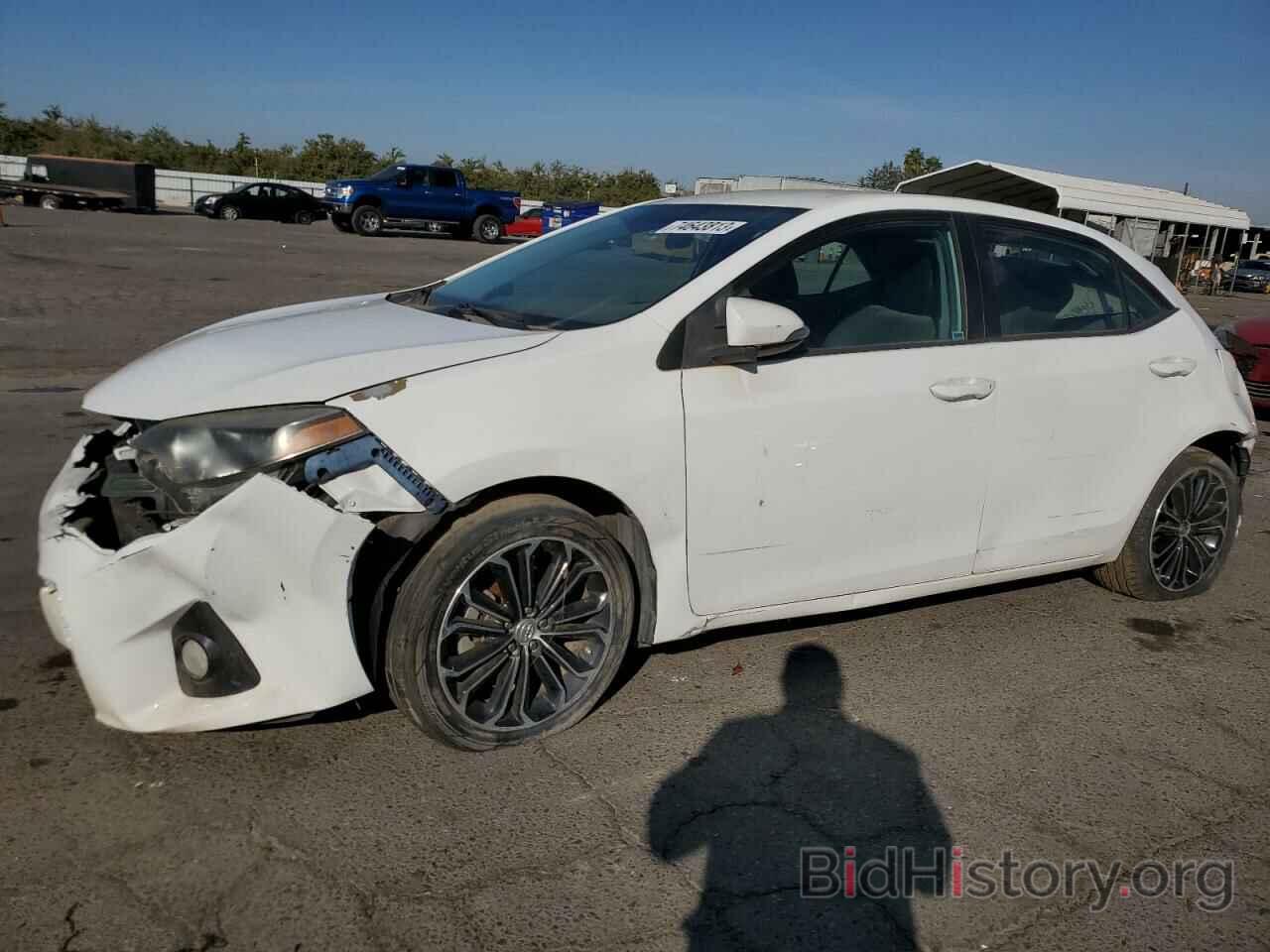 Toyota Corolla 2015 белая