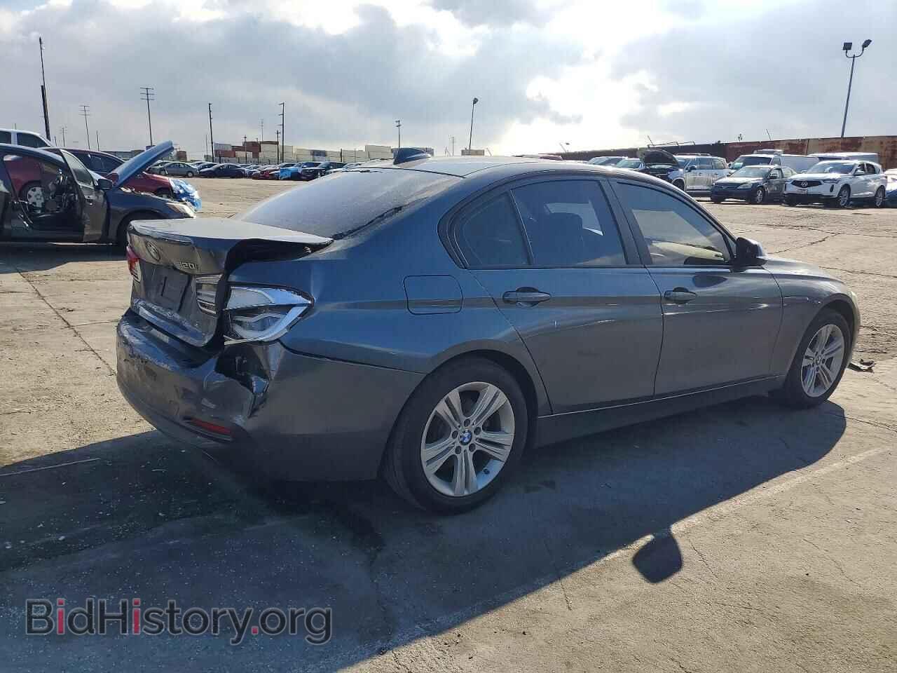 2016 BMW 3 SERIES - VIN: WBA8E1G50GNT33577 - Фото 3