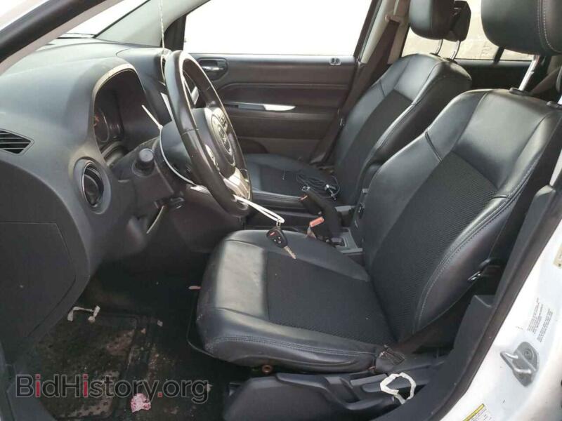2014 Jeep COMPASS (VIN 1C4NJCEB0ED551723) — фото 7 из 13