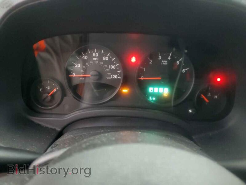 2011 Jeep COMPASS (VIN 1J4NF1FB8BD163746) — photo 9 of 14