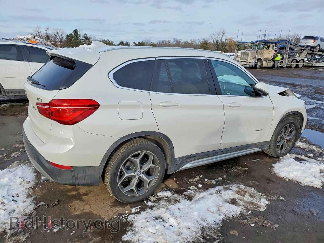 2017 BMW X1 - VIN: WBXHT3C37H5F85620 - Фото 3