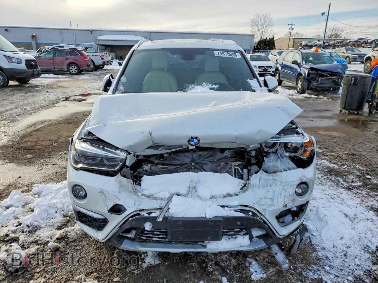 2017 BMW X1 - VIN: WBXHT3C37H5F85620 - Фото 5