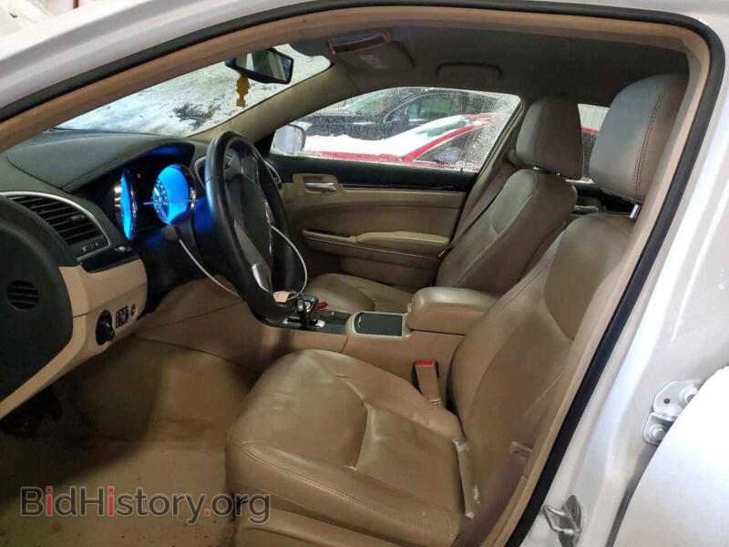 2013 Chrysler 300 (VIN 2C3CCARGXDH528077) — photo 7 of 12