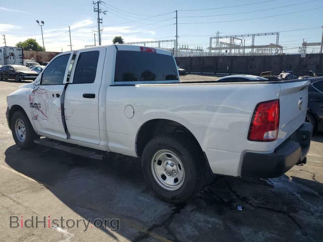 2018 RAM 1500 - VIN: 1C6RR6FG2JS341563 - Фото 2