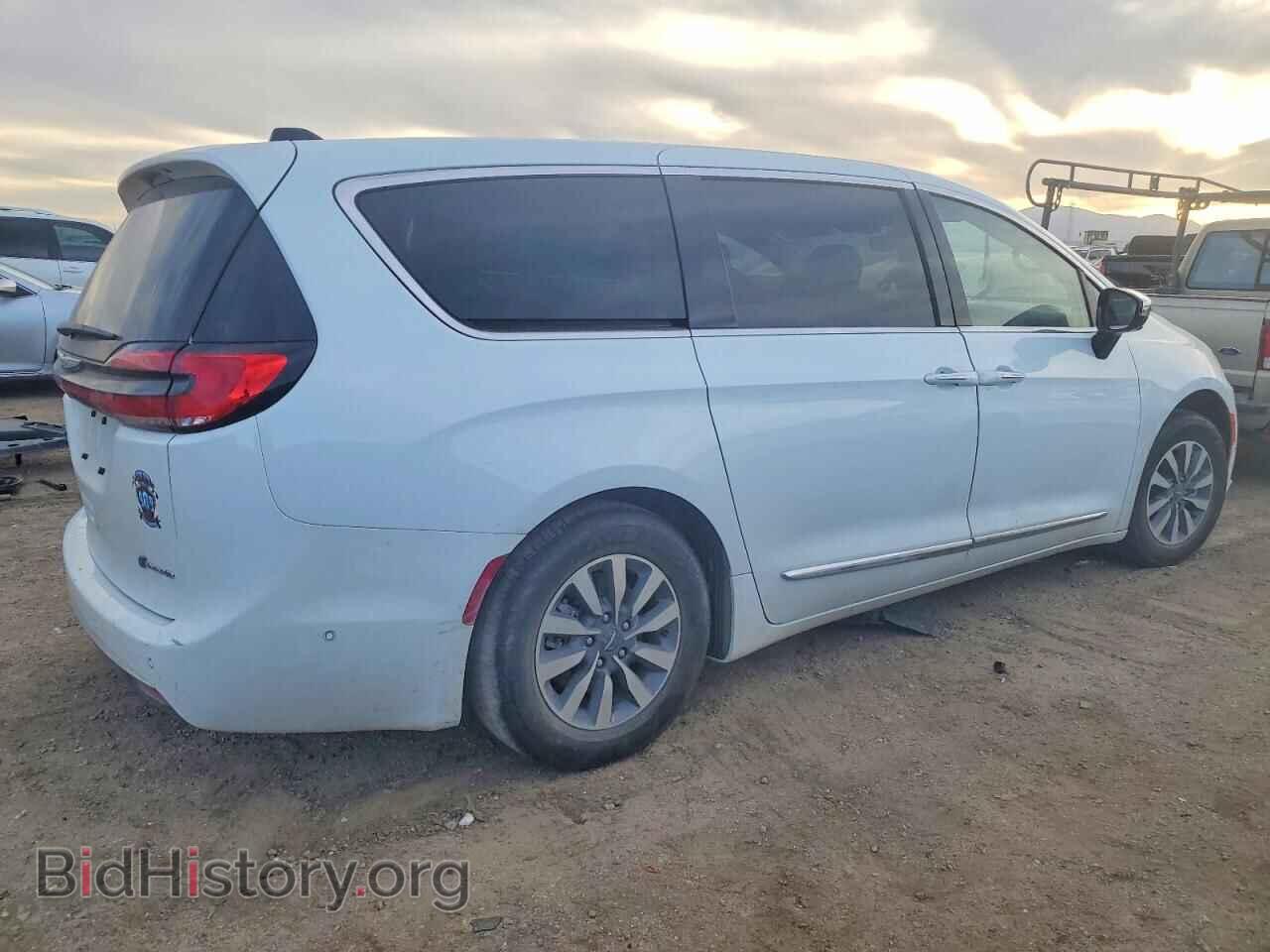 2023 CHRYSLER PACIFICA - VIN: 2C4RC1S79PR612244 - Фото 3