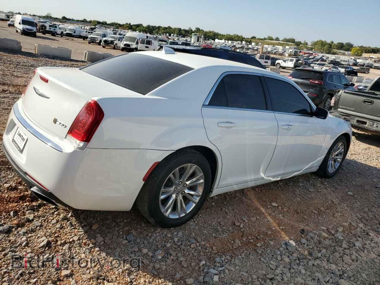 2017 CHRYSLER 300 - VIN: 2C3CCAAGXHH521714 - Фото 3