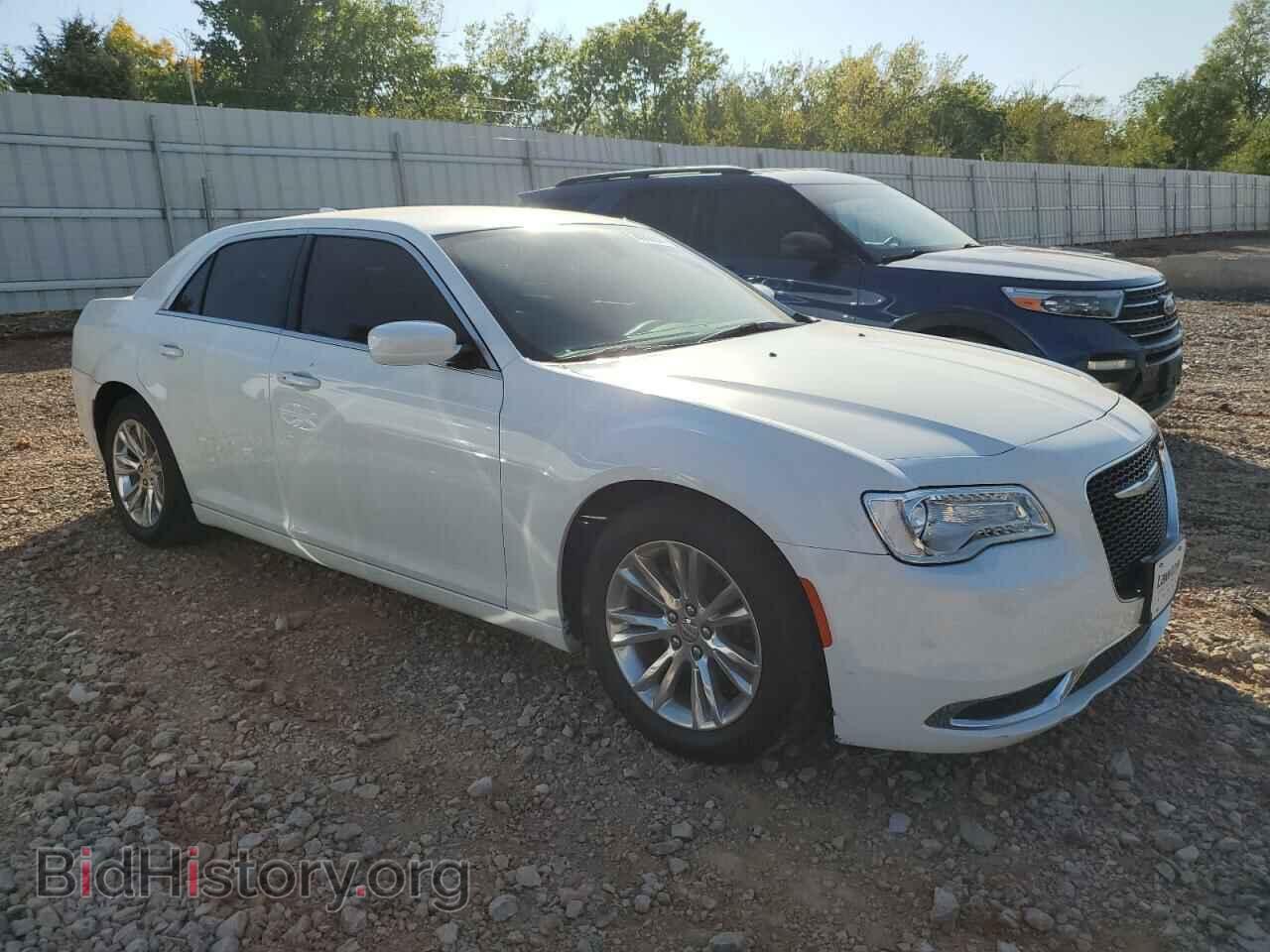 2017 CHRYSLER 300 - VIN: 2C3CCAAGXHH521714 - Фото 4