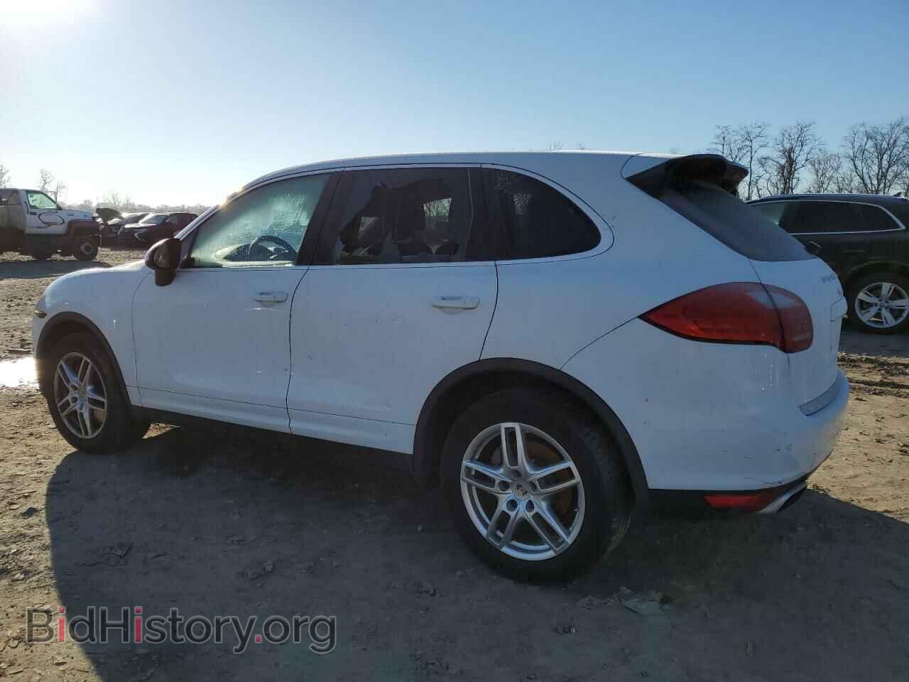 2013 PORSCHE CAYENNE - VIN: WP1AA2A24DLA04844 - Photo 2
