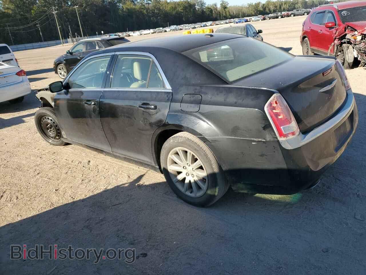 2014 CHRYSLER 300 - VIN: 2C3CCAAG6EH377817 - Фото 2