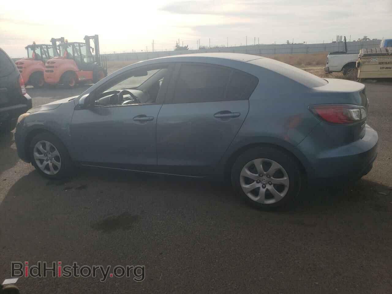 2011 MAZDA 3 - VIN: JM1BL1UG2B1395292 - Фото 2
