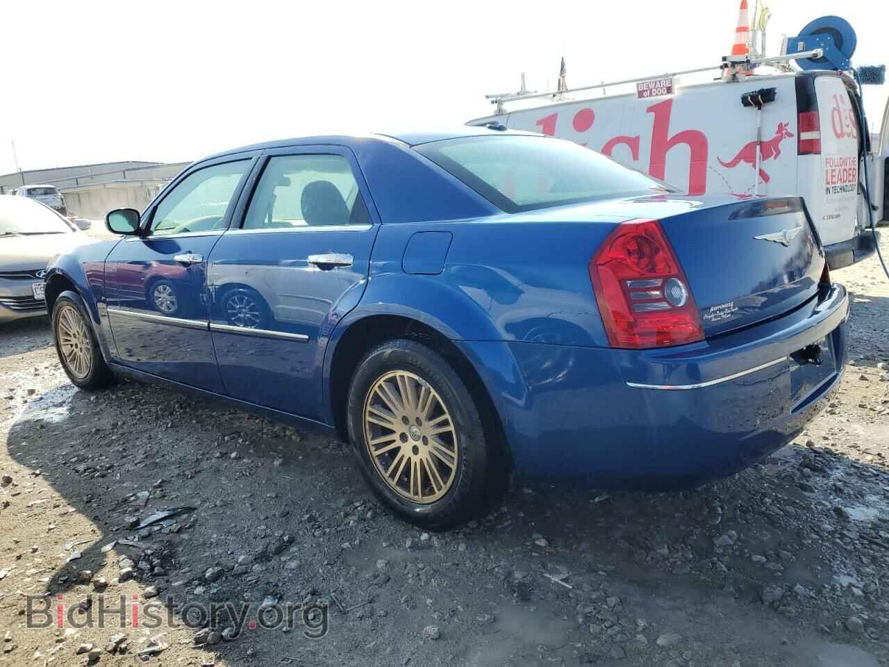 2010 CHRYSLER 300 - VIN: 2C3CA1CV6AH320402 - Фото 2