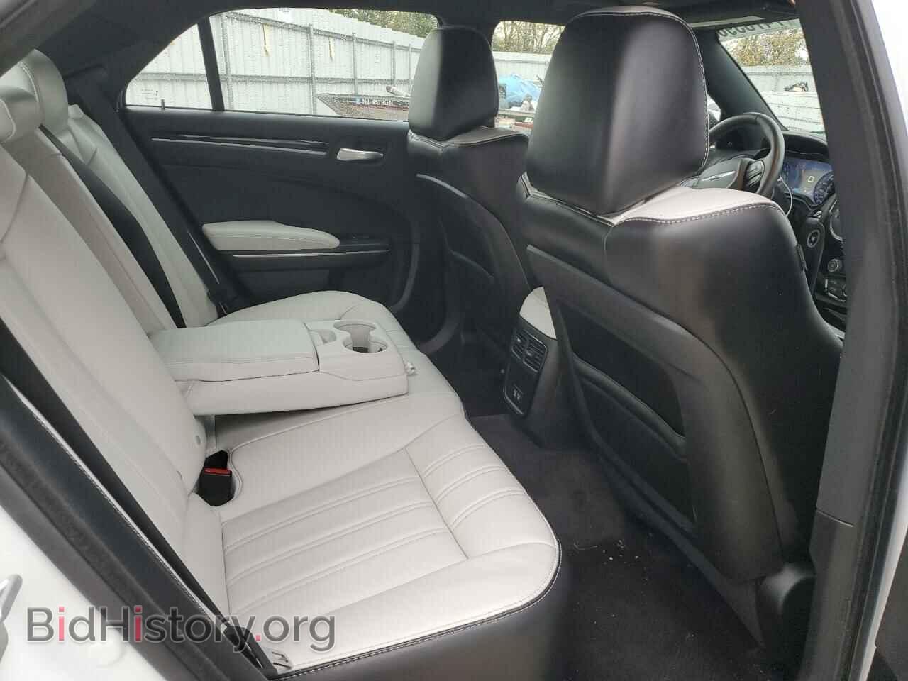 2018 CHRYSLER 300 - VIN: 2C3CCAGG8JH204138 - Фото 10