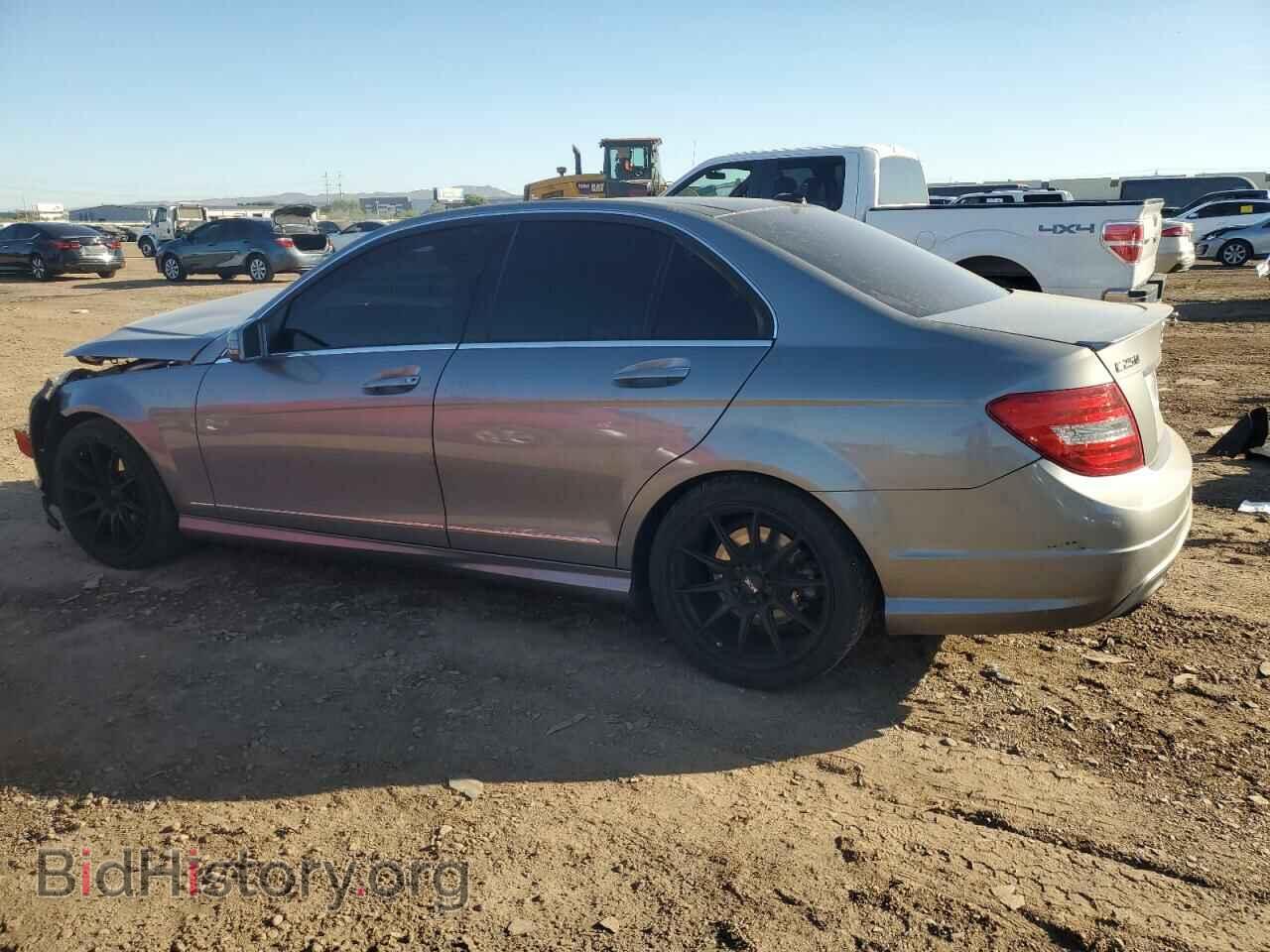 2013 MERCEDES-BENZ C-CLASS - VIN: WDDGF4HB3DR301251 - Фото 2