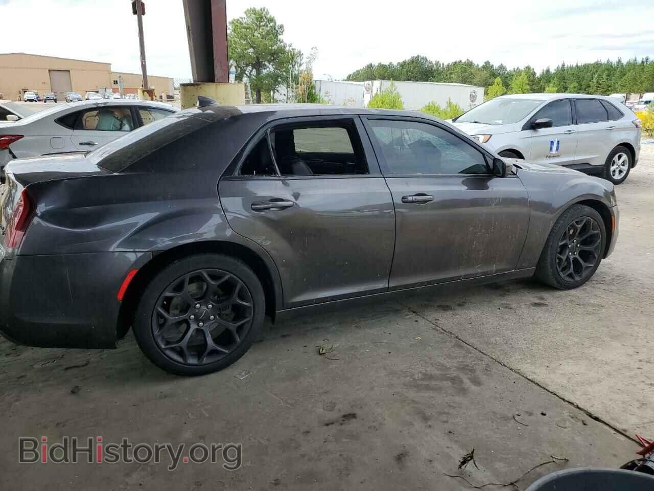 2019 CHRYSLER 300 - VIN: 2C3CCABG8KH746087 - Фото 3
