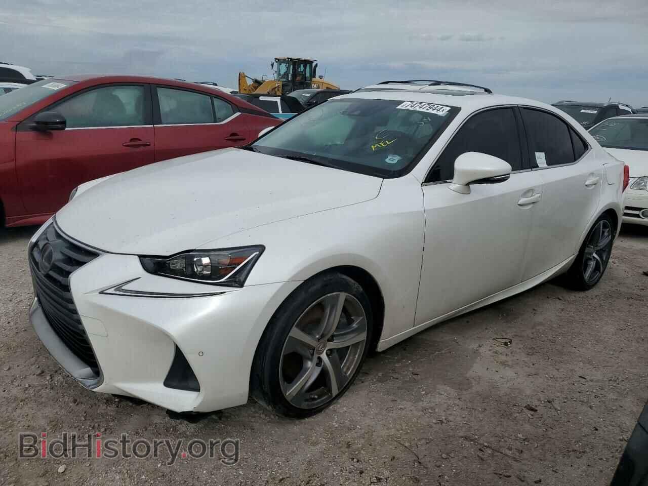 Photo JTHBA1D28J5067441 - LEXUS IS 2018