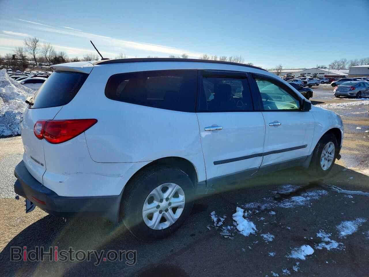 2010 CHEVROLET TRAVERSE - VIN: 1GNLVEED7AS110306 - Фото 3