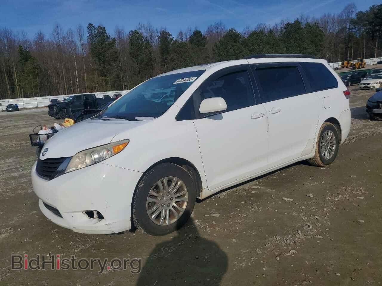 Photo 5TDYK3DC8BS040328 - TOYOTA All Models 2011