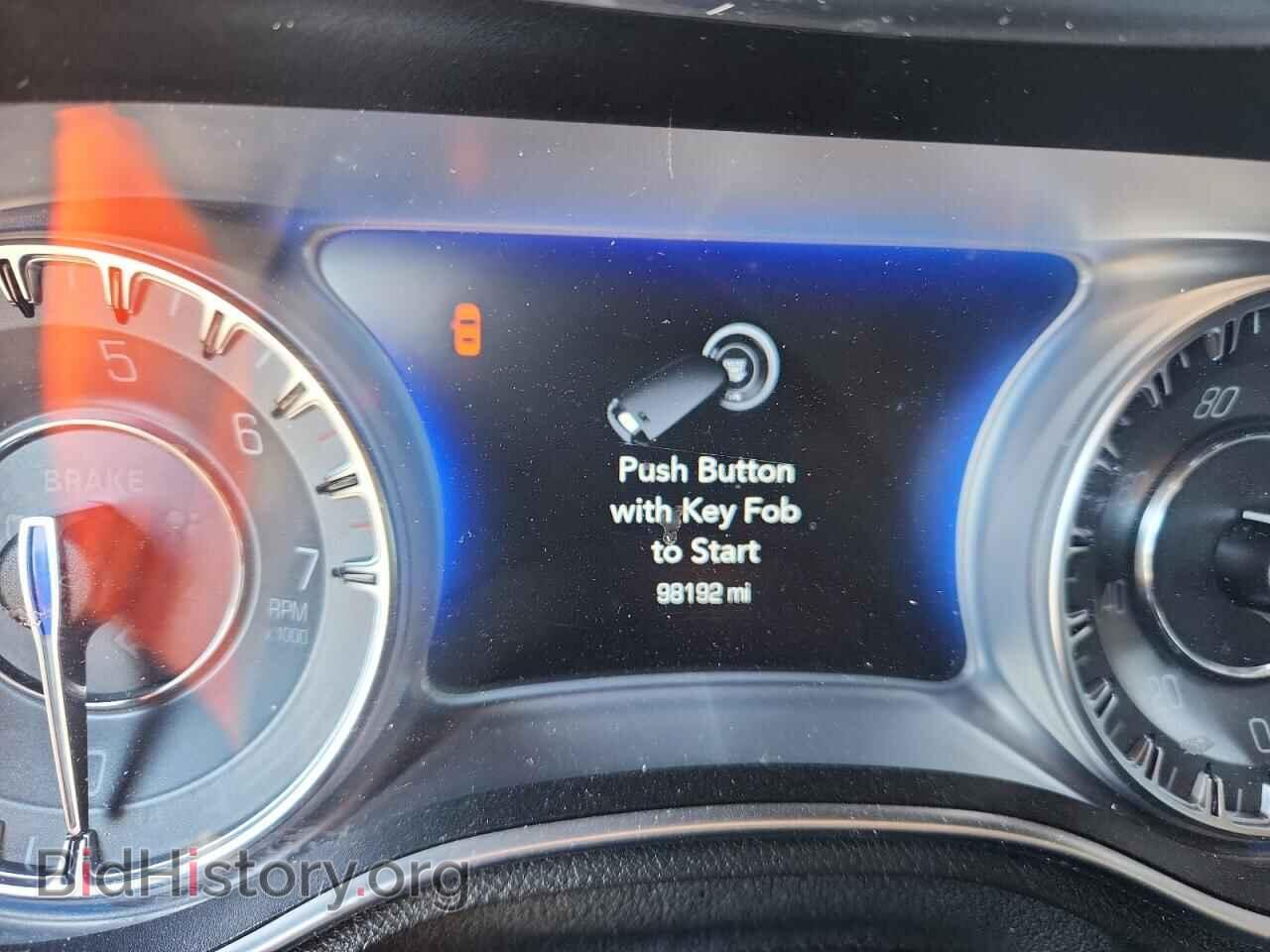 2018 CHRYSLER 300 - VIN: 2C3CCAAG5JH250132 - Фото 9