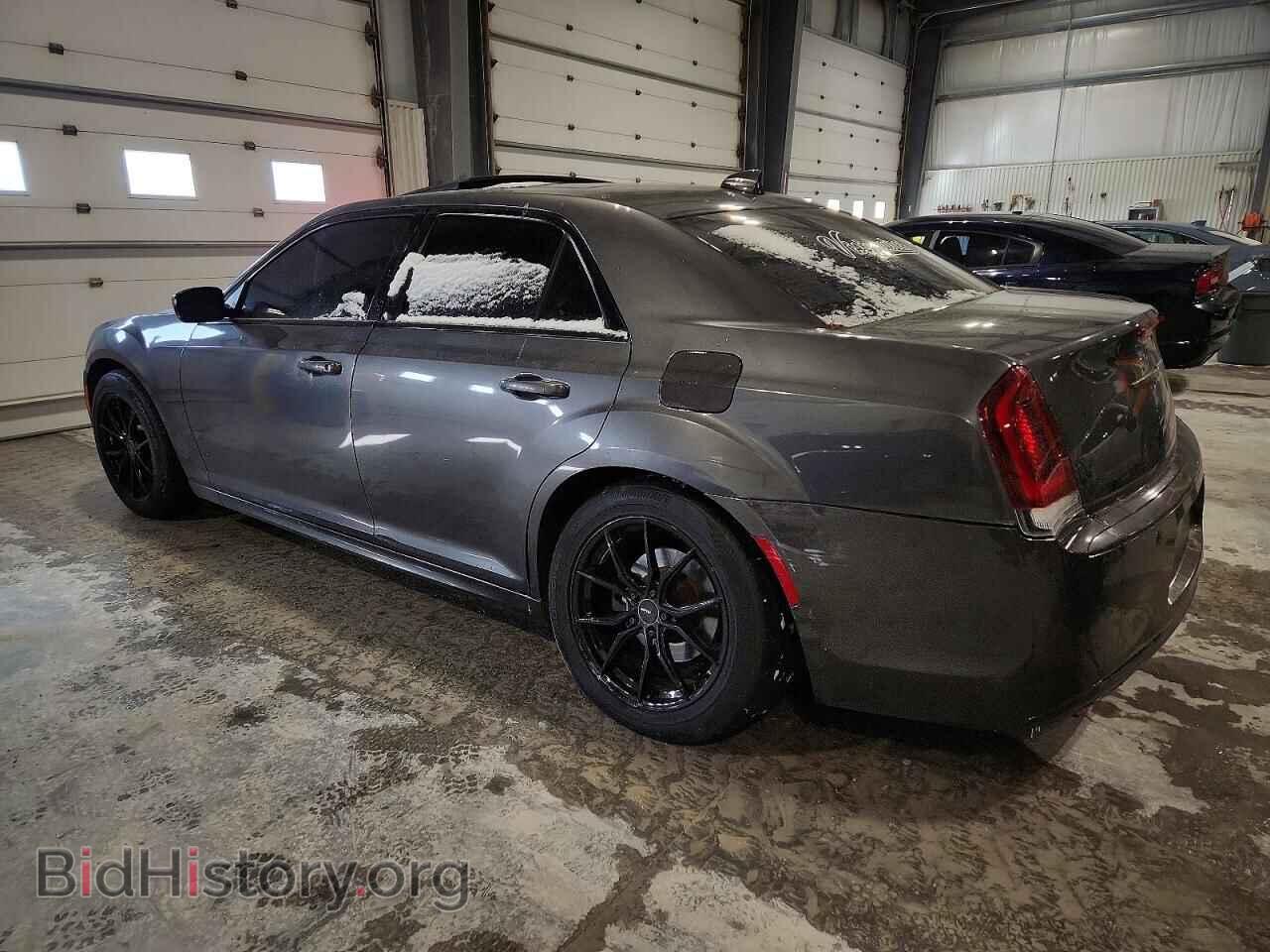 2016 CHRYSLER 300 - VIN: 2C3CCAGGXGH296300 - Фото 2