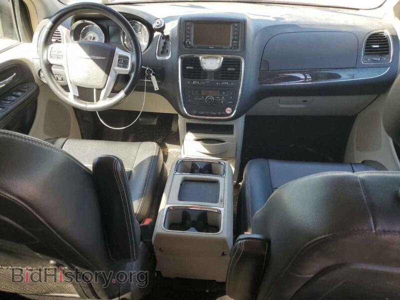2014 Chrysler MINIVAN (VIN 2C4RC1BG9ER381570) — photo 8 of 13
