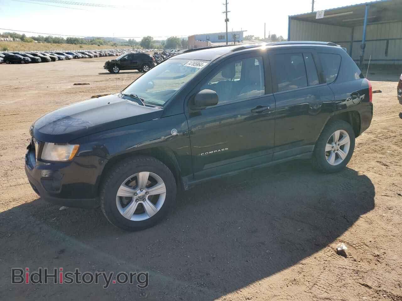 Photo 1J4NF5FB3BD154556 - JEEP COMPASS 2011