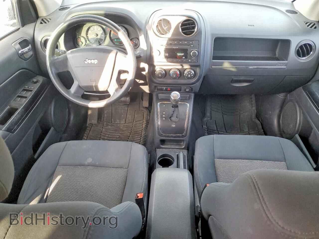 2010 JEEP COMPASS - VIN: 1J4NF4FB9AD545896 - Photo 8
