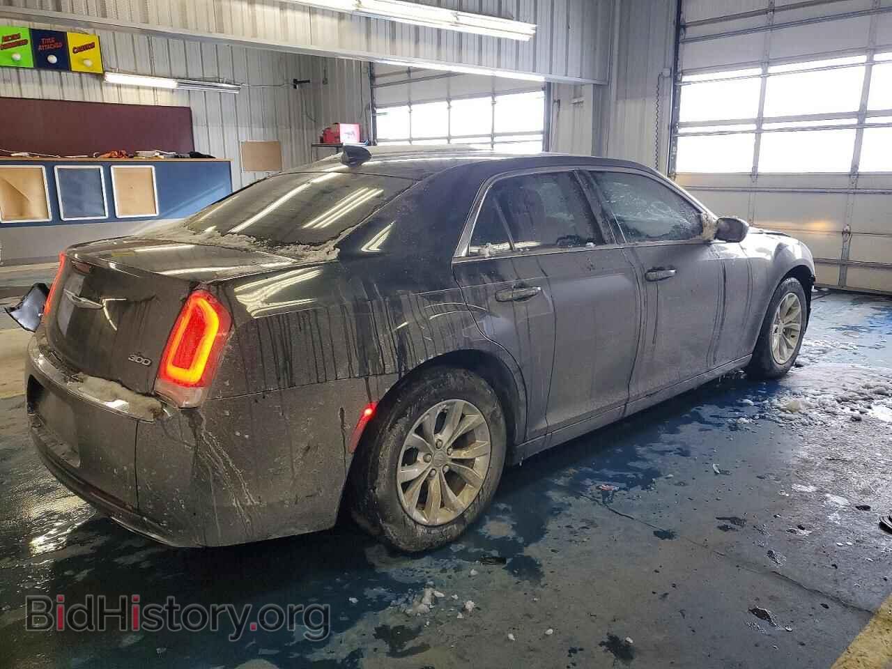 2019 CHRYSLER 300 - VIN: 2C3CCAAG7KH590643 - Фото 3