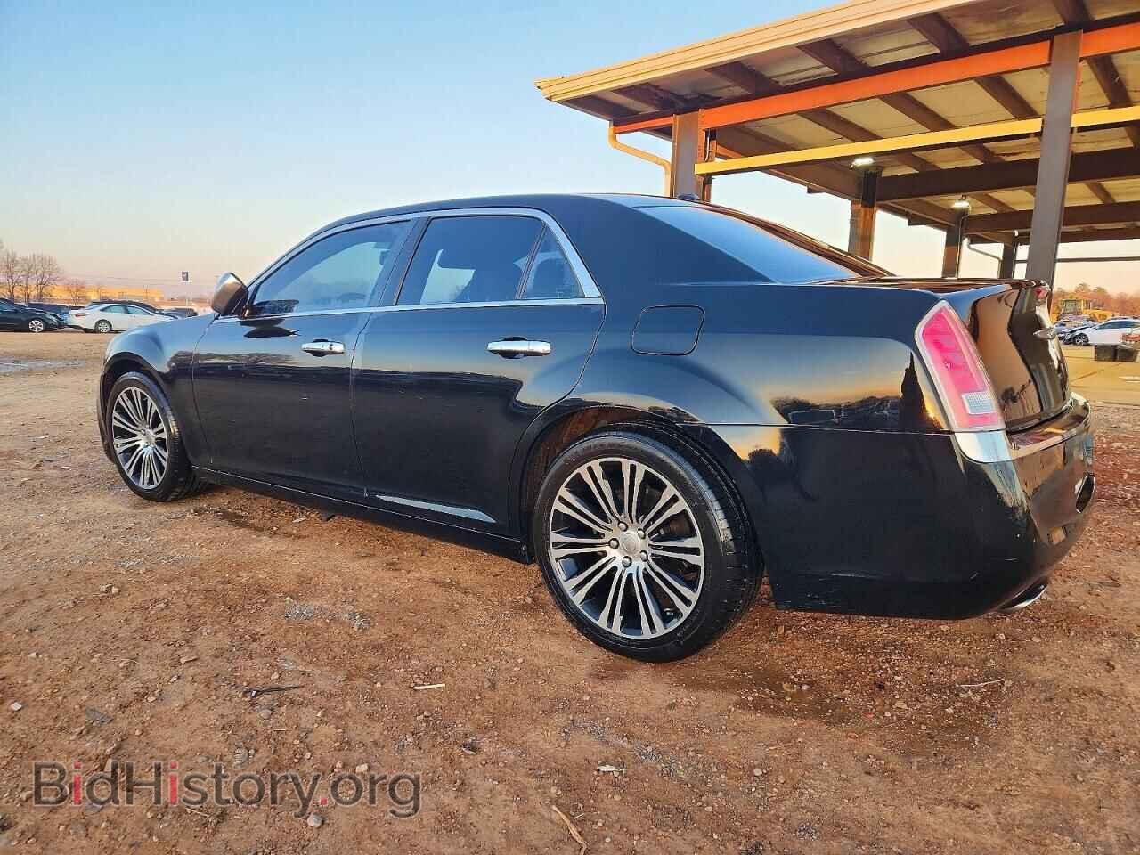 2013 CHRYSLER 300 - VIN: 2C3CCAAG3DH613287 - Фото 2