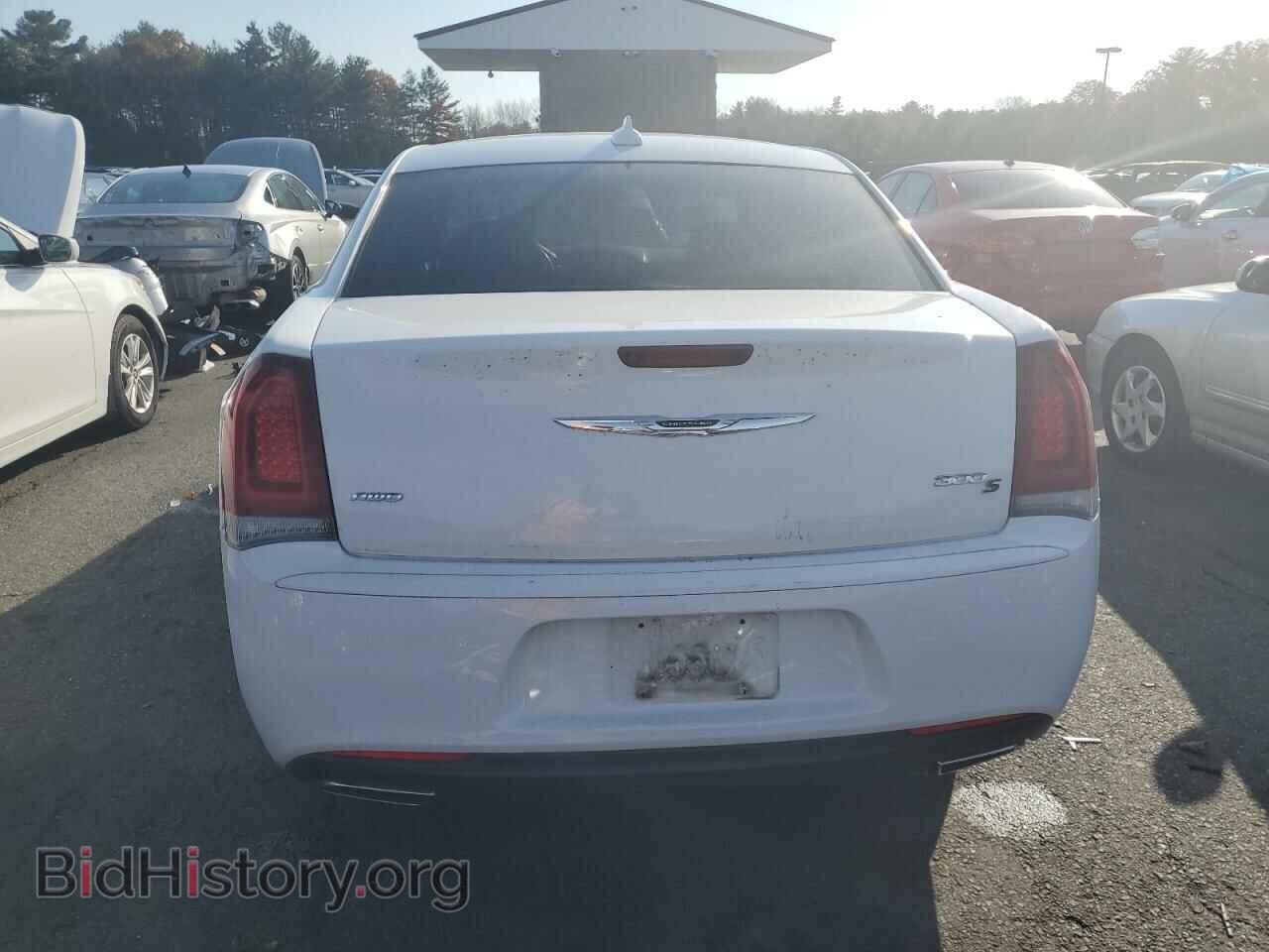 2019 CHRYSLER 300 - VIN: 2C3CCAGG9KH529818 - Фото 6