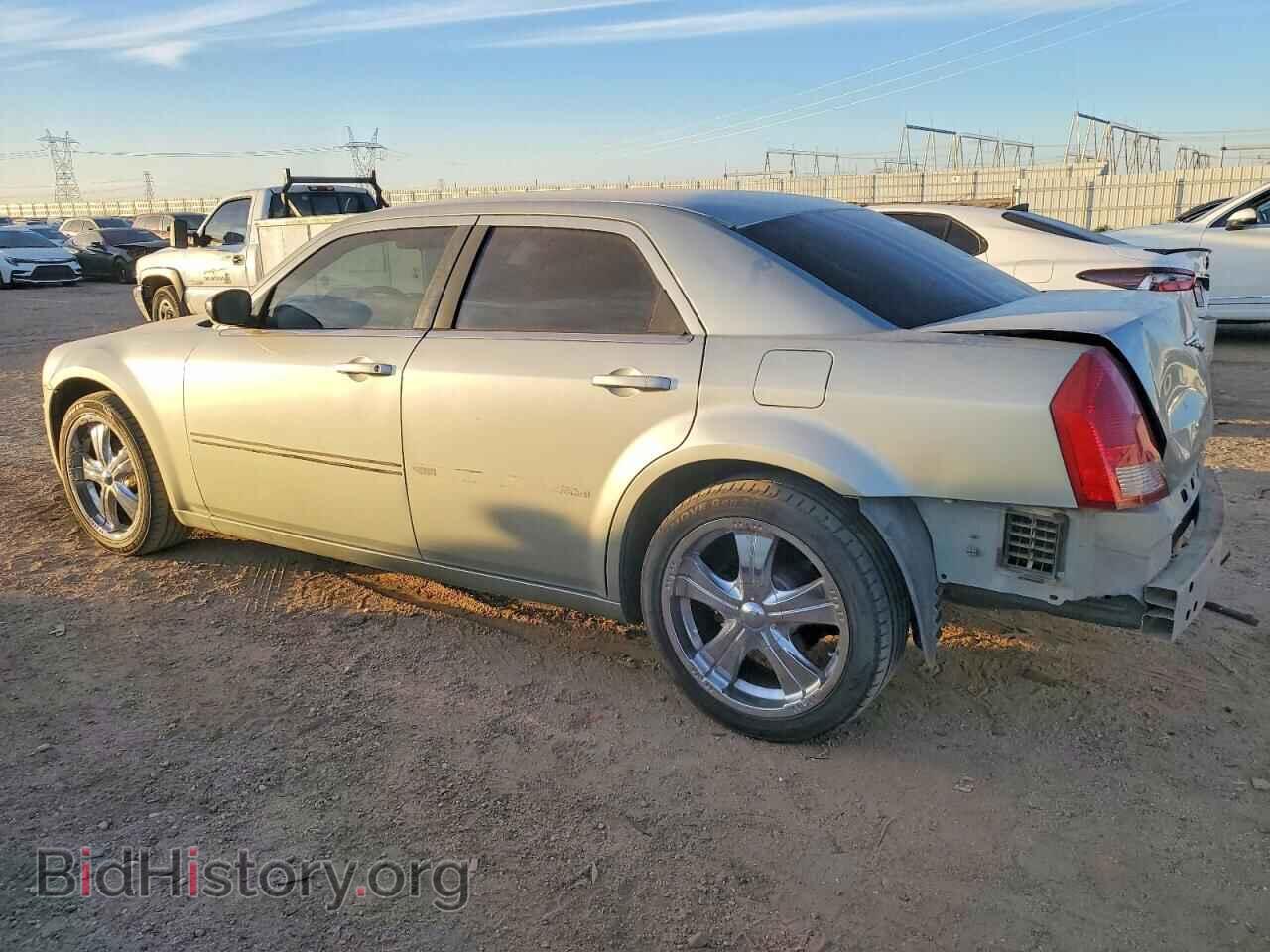 2006 CHRYSLER 300 - VIN: 2C3KA43R06H376200 - Фото 2