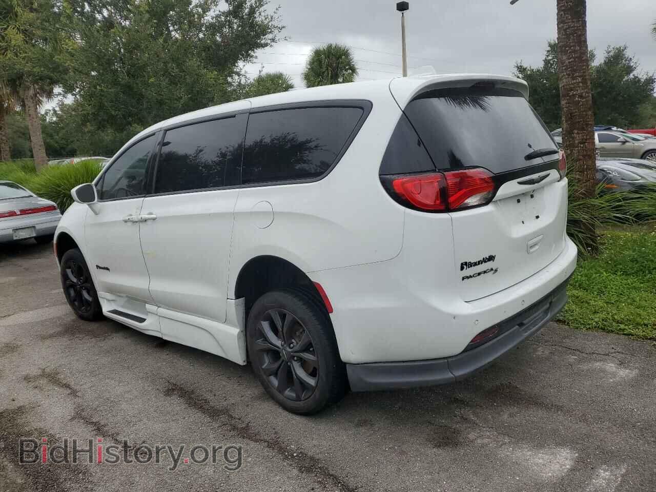2020 CHRYSLER PACIFICA - VIN: 2C4RC1FG1LR233050 - Фото 2