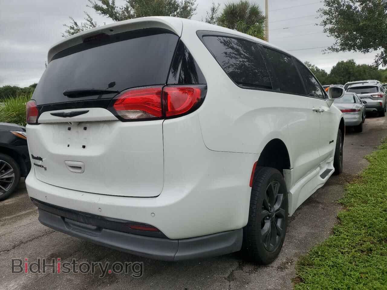 2020 CHRYSLER PACIFICA - VIN: 2C4RC1FG1LR233050 - Фото 3