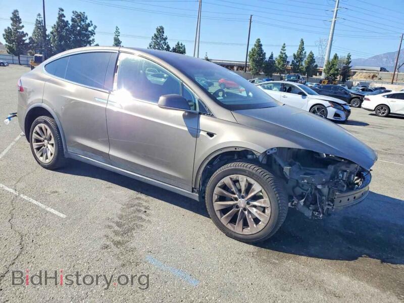 2016 Tesla MODEL X (VIN 5YJXCBE29GF030010) — фото 4 из 15