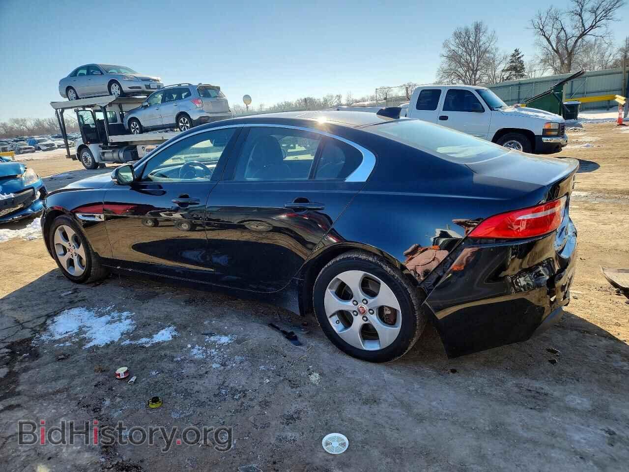 2017 JAGUAR XE - VIN: SAJAR4BGXHA977990 - Фото 2