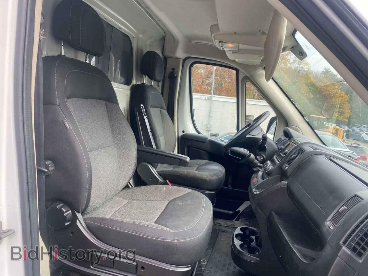 2015 RAM All Models - VIN: 3C6URVJD3FE509786 - Фото 9