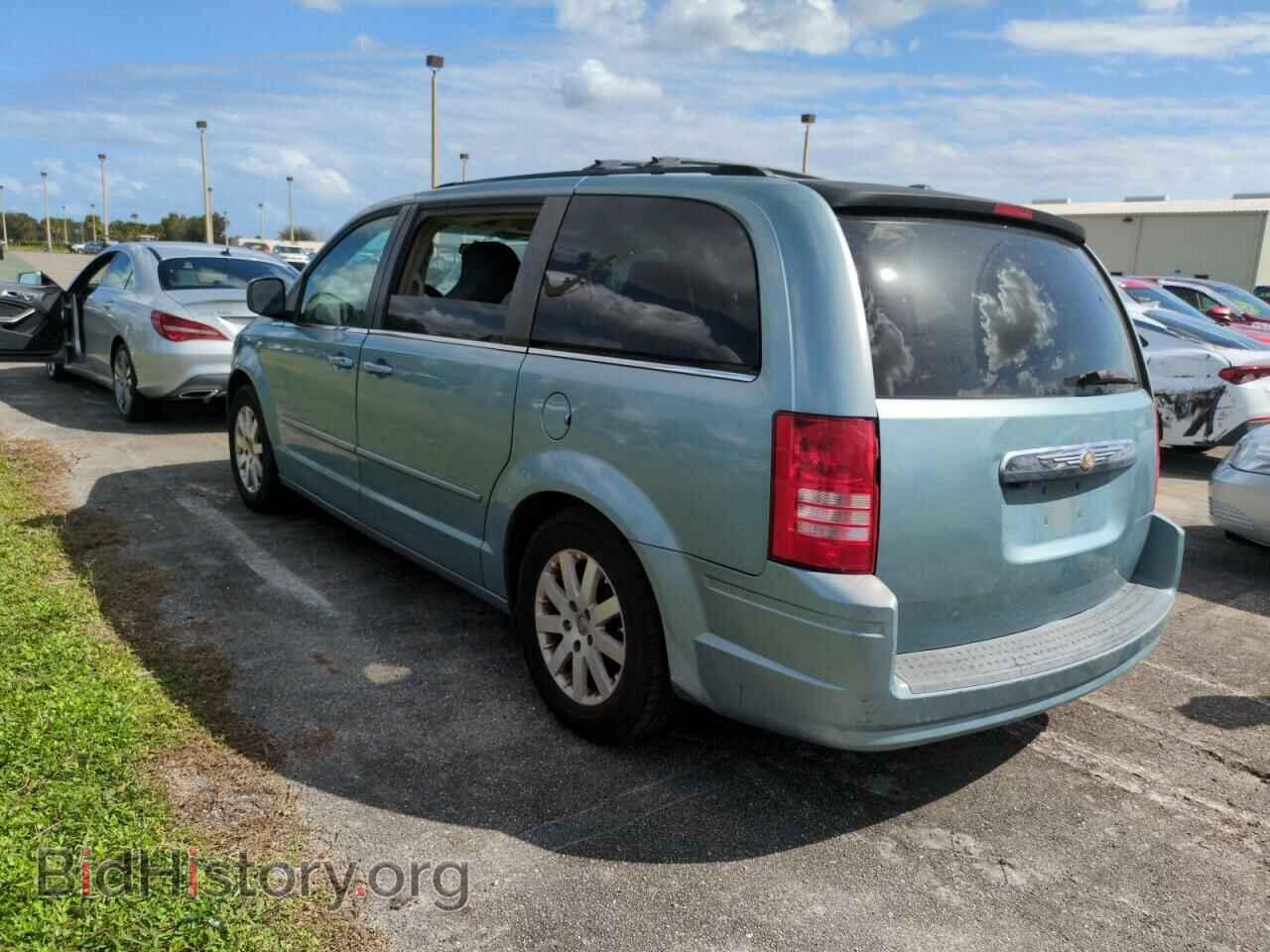 2008 CHRYSLER MINIVAN - VIN: 2A8HR54P38R607789 - Фото 2