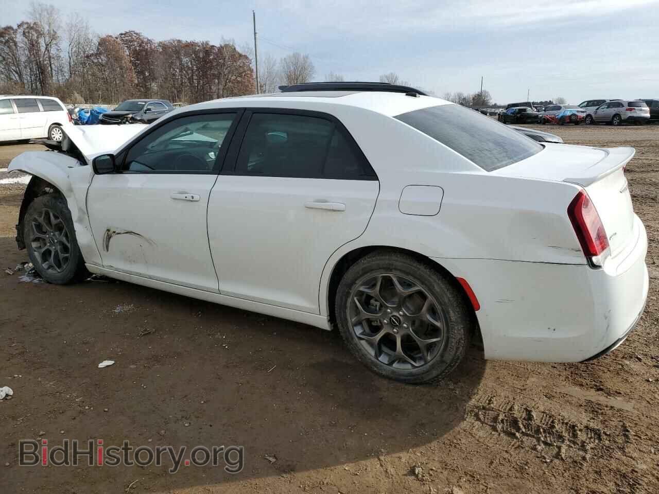 2016 CHRYSLER 300 - VIN: 2C3CCAGG9GH238887 - Фото 2