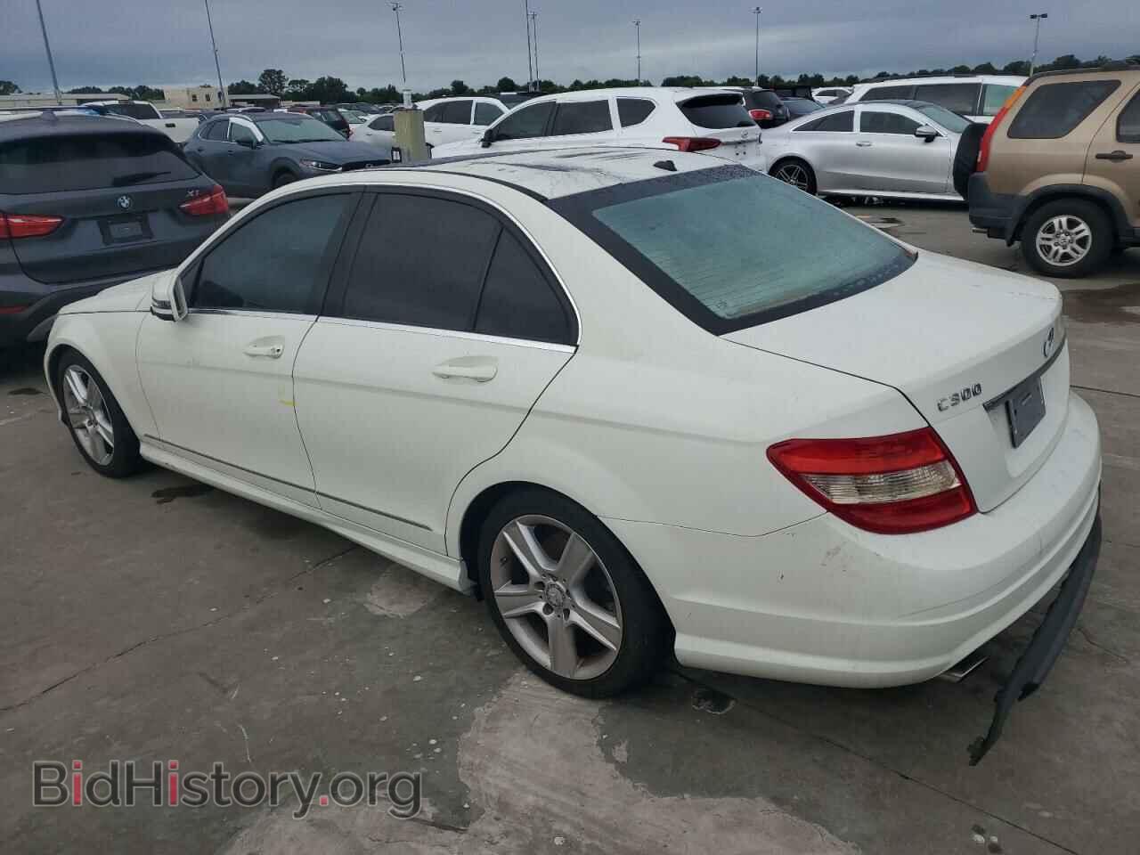 2011 MERCEDES-BENZ C-CLASS - VIN: WDDGF5EB0BR159965 - Фото 2