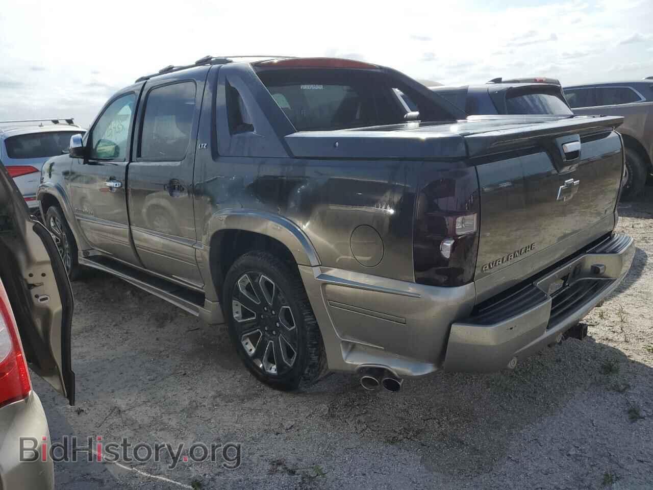 2011 CHEVROLET AVALANCHE - VIN: 3GNMCGE09BG330882 - Фото 2